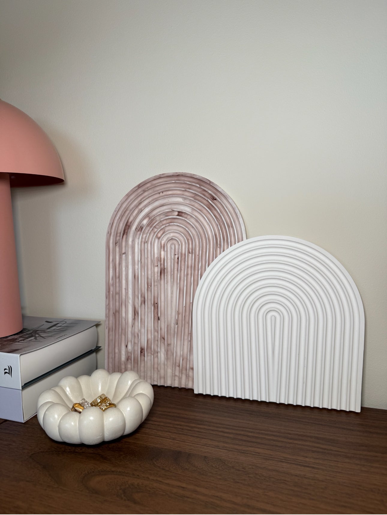 Dekorativ vit platta