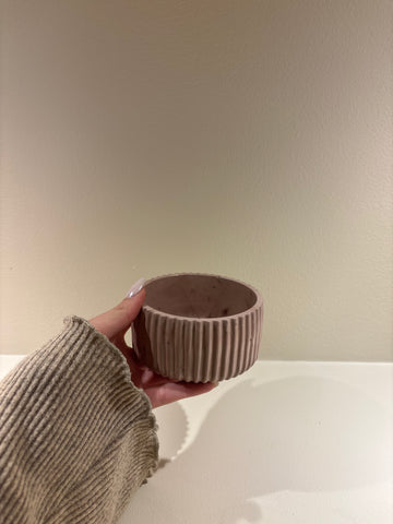 Liten ribbad skål brun/rosa