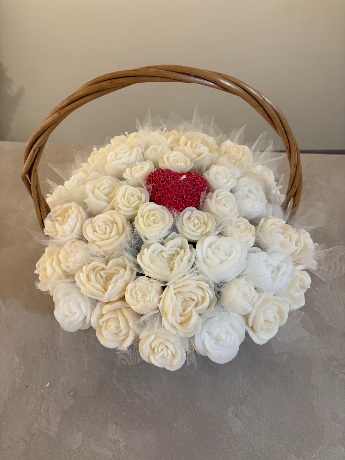 Hjärtbukett i korgen