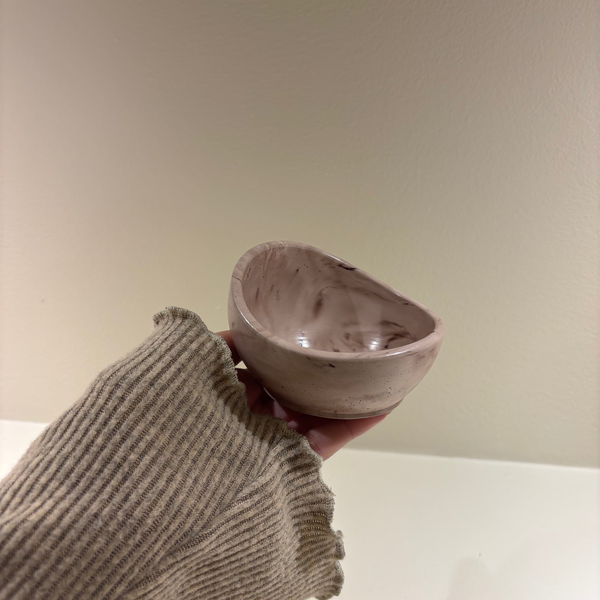 Liten dekorativ skål brun/rosa