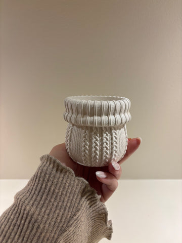 Mini kruka i stickad design